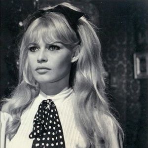 Meet your Posher, Clarissa